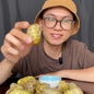 Trái nhàu có gì đặc biệt mà nhiều Tiktoker rủ nhau ăn thử?