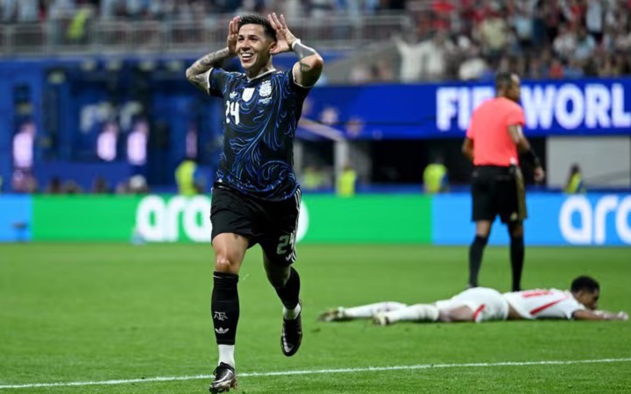 Video bàn thắng nâng tỉ số 2-1 trận Argentina thắng Anh, vào chung kết World Cup 2026